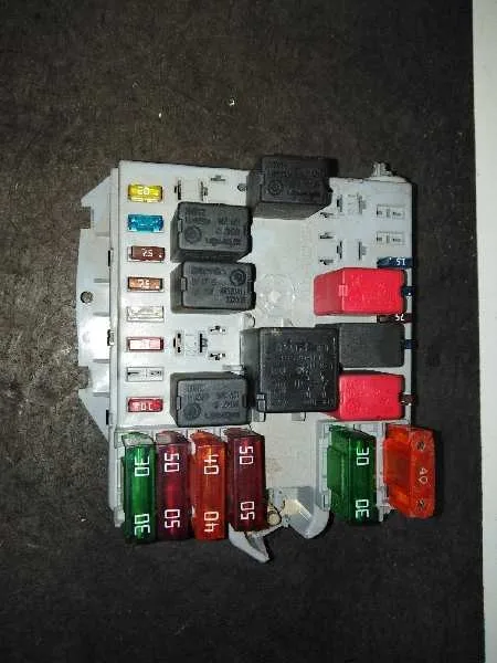 Caja Reles / Fusibles para Alfa Romeo 147 (190)