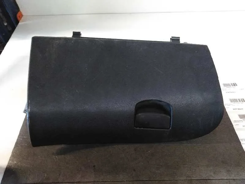 Guantera para Subaru Impreza G12