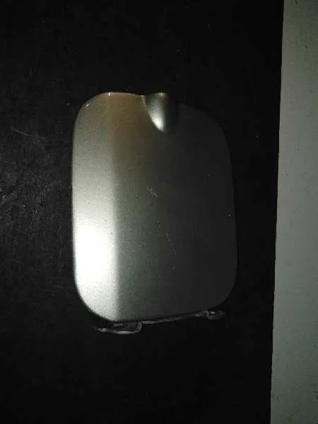Tapa Exterior Combustible para Dacia Logan