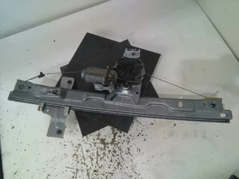 Elevalunas Delantero Derecho para Peugeot 207