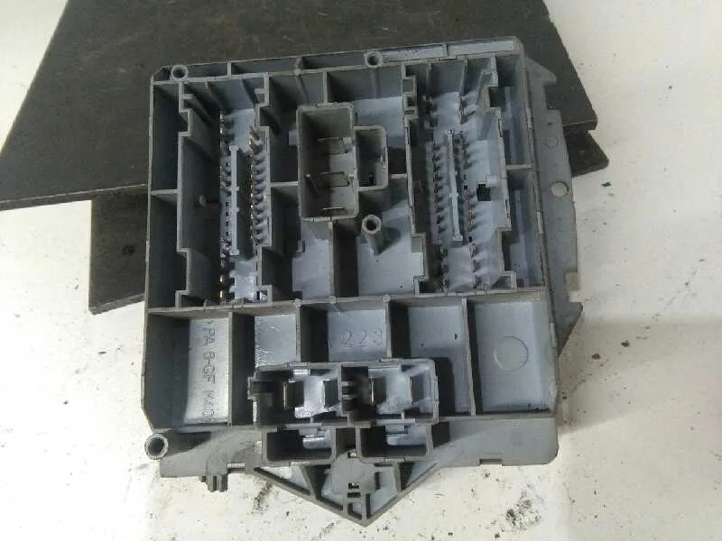 Caja Reles / Fusibles para Fiat Punto Berlina (188)