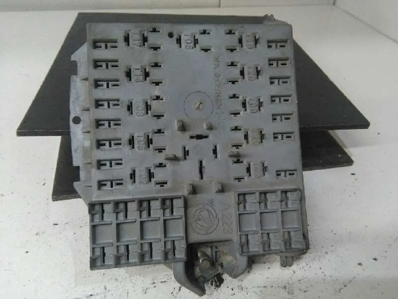 Caja Reles / Fusibles para Fiat Punto Berlina (188)