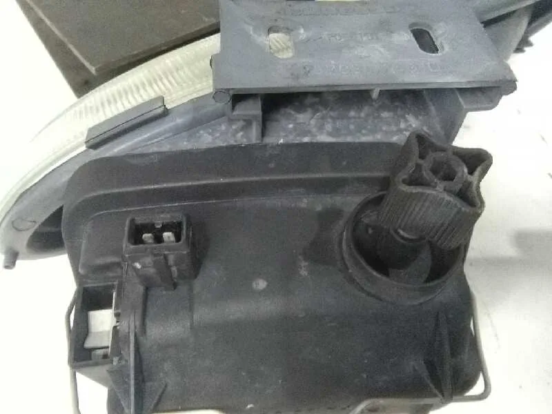 Faro Antiniebla Derecho para Peugeot 406 Berlina (S1/S2)