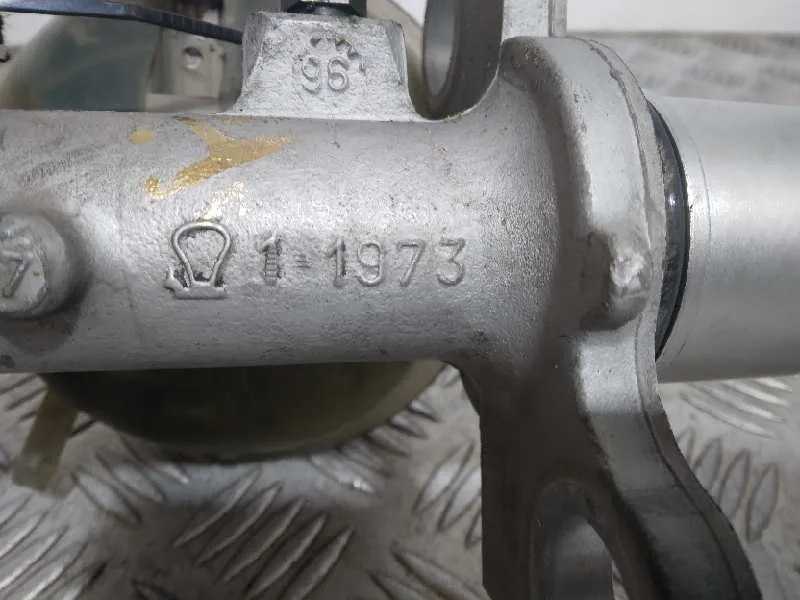 Bomba Freno para Audi A6 Berlina (4B2)