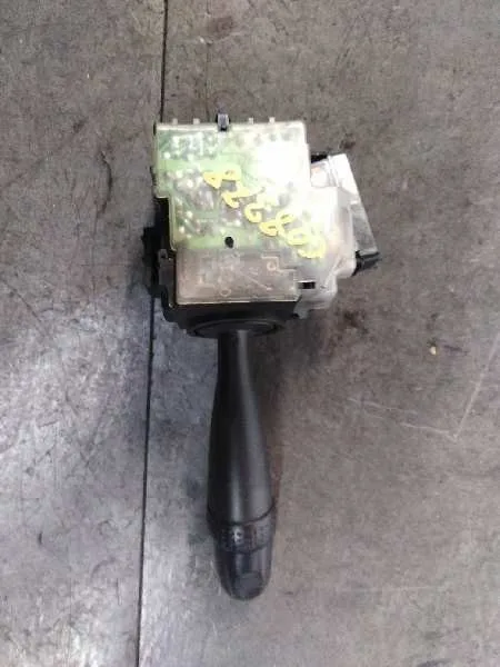 Mando Limpia para Toyota Corolla (E12)