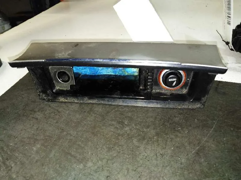 Cenicero para Volkswagen Passat Berlina (3C2)