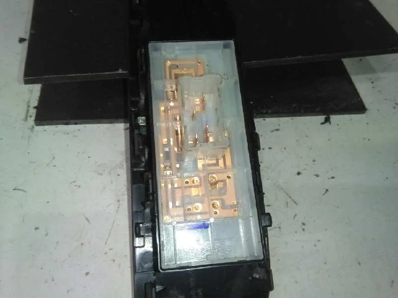 Mando Elevalunas Delantero Derecho para Nissan Qashqai (J11)