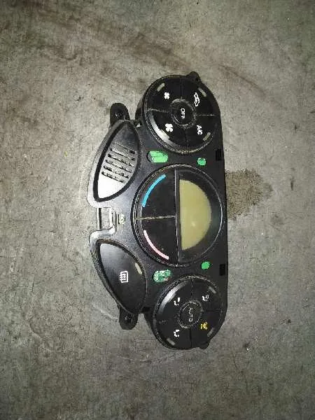 Mando Climatizador para Ford Focus Berlina (Cak)