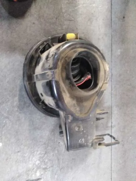 Tapa Exterior Combustible para Opel Astra J Lim.