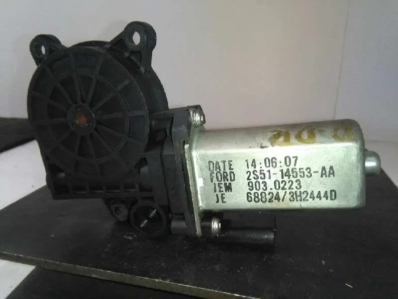 Motor Elevalunas Delantero Derecho para Ford Fiesta (Cbk)