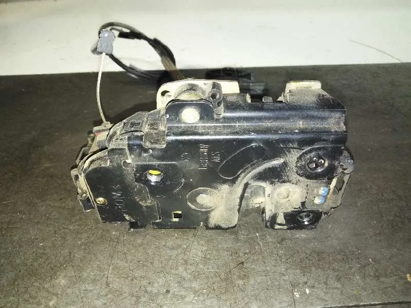Cerradura Puerta Delantera Derecha para Volkswagen Passat Berlina (3B2)
