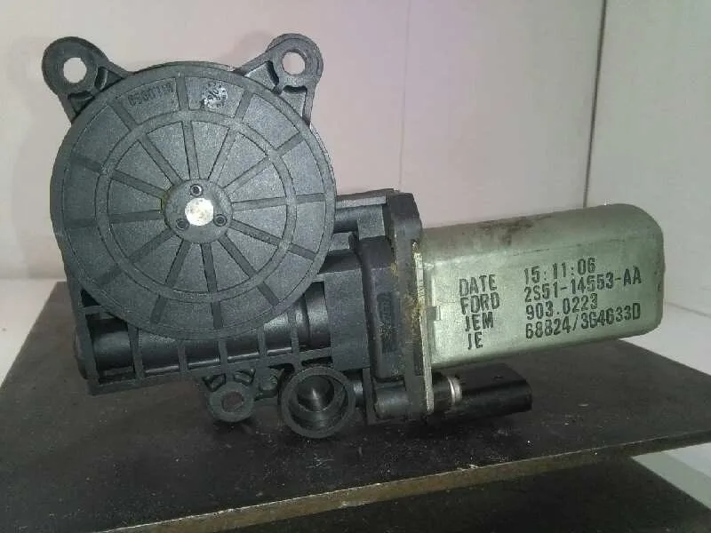 Motor Elevalunas Delantero Derecho para Ford Fiesta (Cbk)