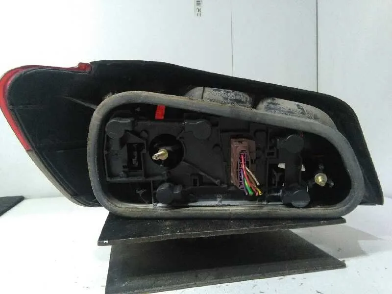 Piloto Trasero Derecho para Peugeot 306 Berlina 3/4/5 Puertas (S2)