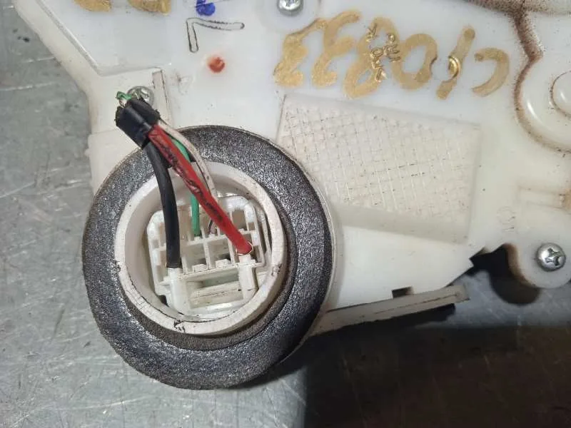 Cerradura Puerta Delantera Derecha para Toyota Prius (Nhw30)