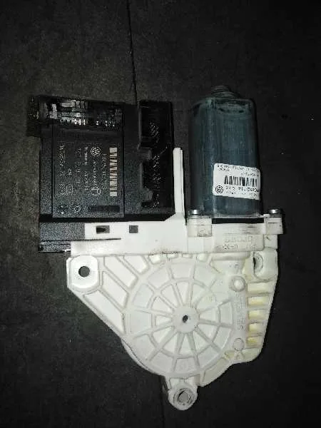 Motor Elevalunas Delantero Derecho para Volkswagen Passat Berlina (3C2)
