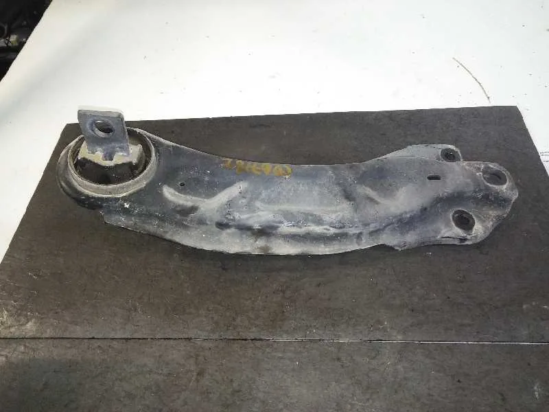 Brazo Suspension Inferior Trasero Izquierdo para Mercedes-Benz Clase A (W176)