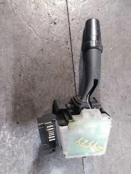 Mando Limpia para Toyota Corolla Verso (R1)