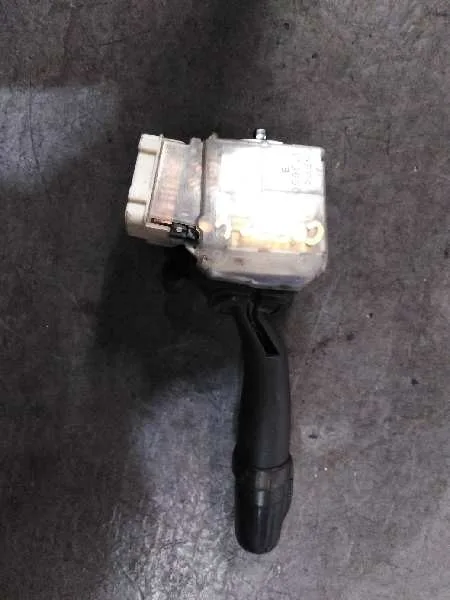 Mando Intermitentes para Toyota Corolla Verso (R1)