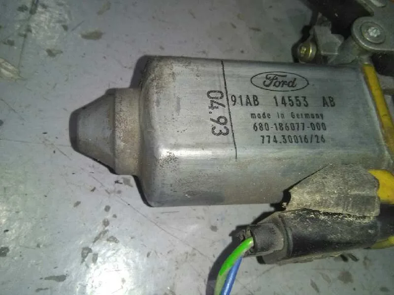 Elevalunas Delantero Derecho para Ford Escort Berlina/Turnier