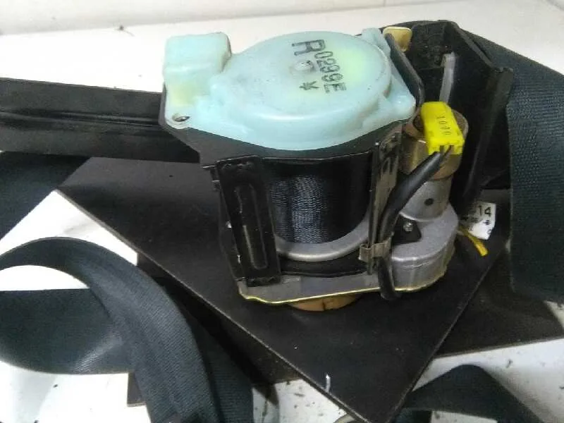 Pretensor Airbag Derecho para Nissan Almera Tino (V10M)
