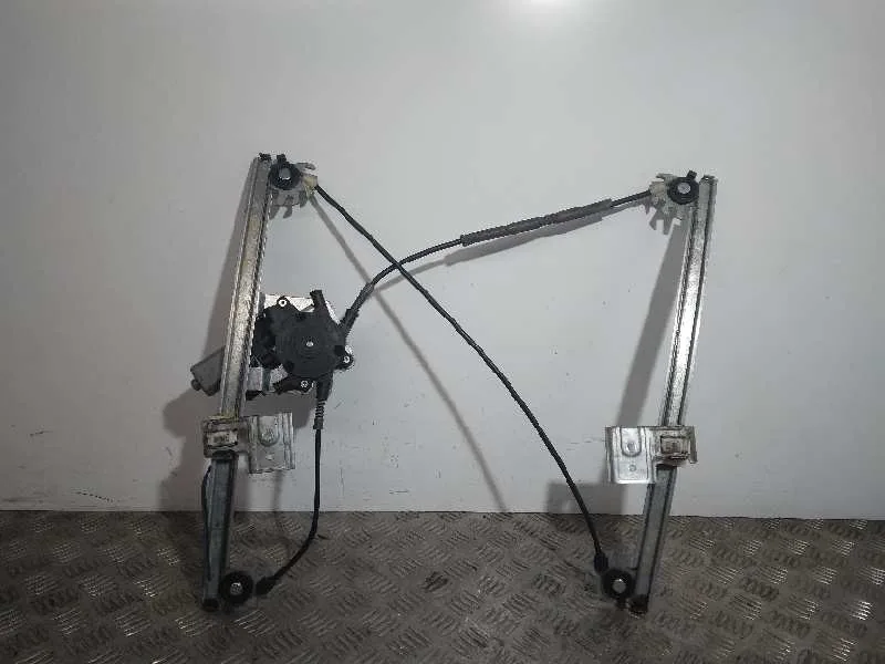 Elevalunas Delantero Derecho para Seat Cordoba Berlina (6K2)