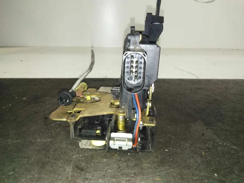 Cerradura Puerta Delantera Derecha para Audi A6 Berlina (4B2)