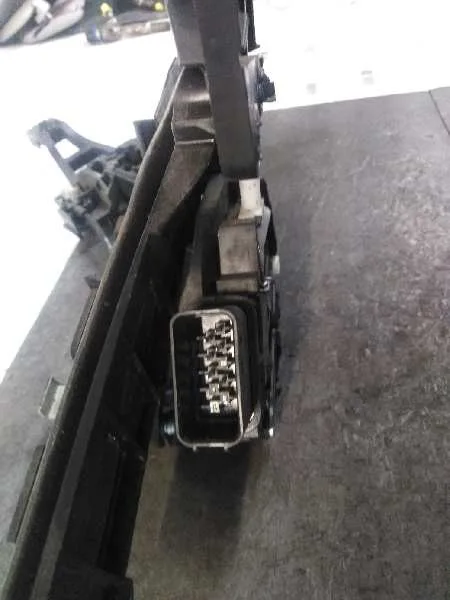 Cerradura Puerta Trasera Derecha para Ford Focus Turnier (Cb4)