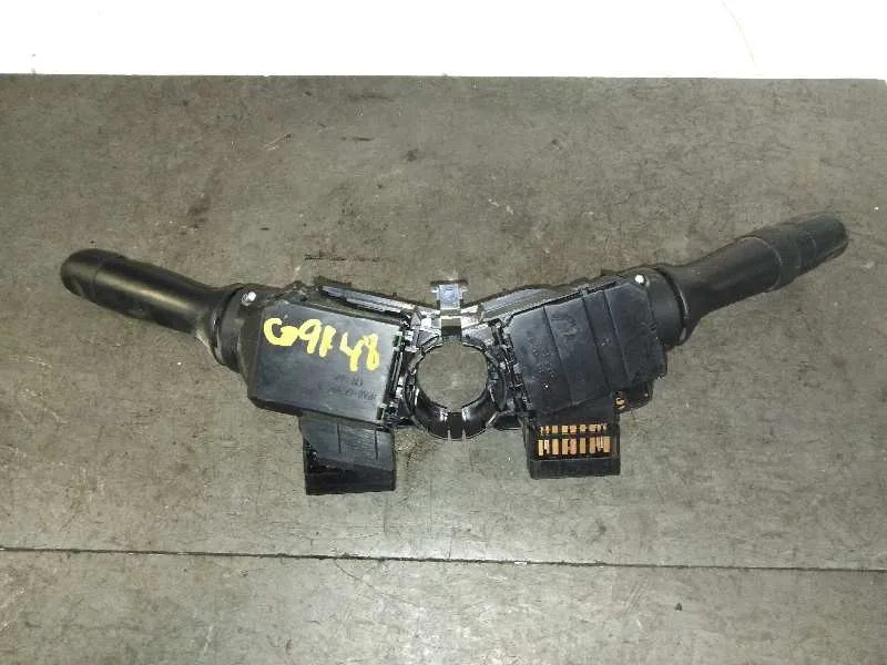 Mando Multifuncion para Toyota Yaris (Ksp9/Scp9/Nlp9)