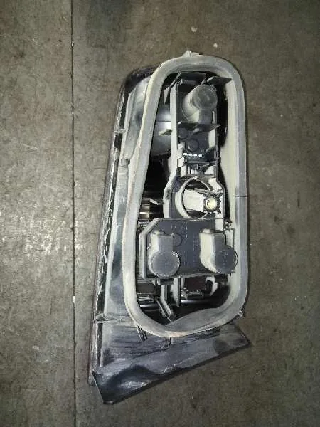 Piloto Trasero Derecho para Renault Laguna Ii (Bg0)