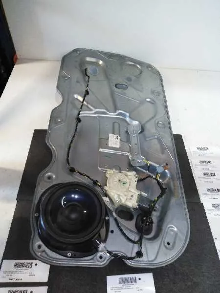 Elevalunas Delantero Izquierdo para Ford Focus Berlina (Cap)