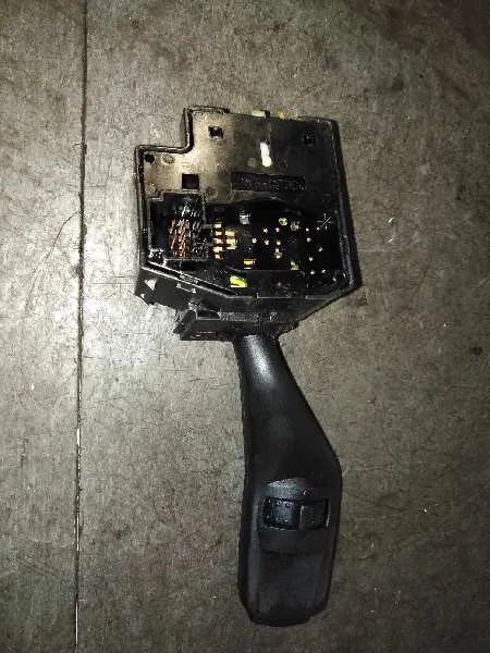 Mando Intermitentes para Ford Focus Berlina (Cap)
