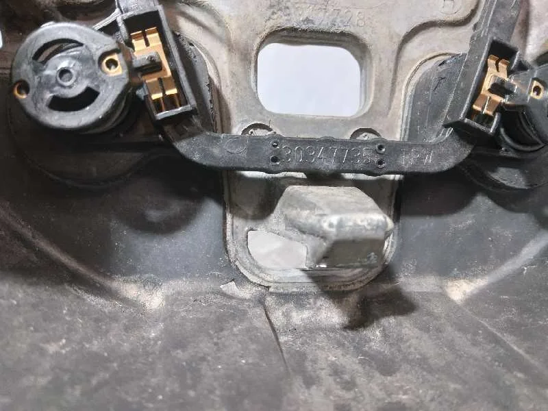 Volante para Ford Focus Berlina (Cap)
