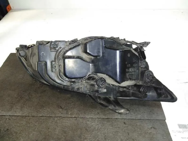 Faro Izquierdo para Ford Focus Berlina (Cap)