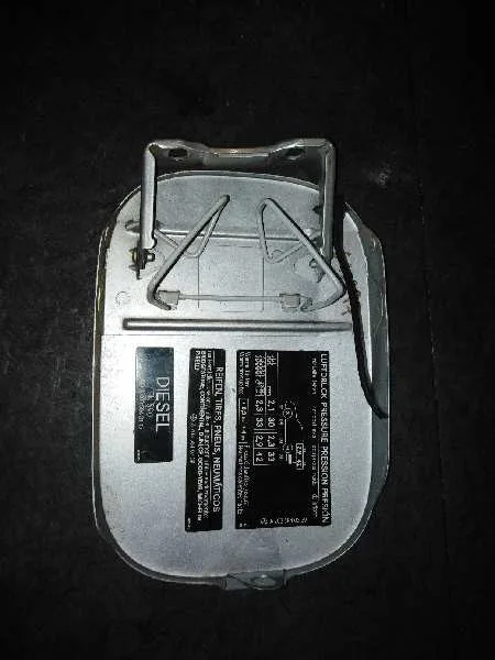 Tapa Exterior Combustible para Mercedes-Benz Clase C (W203) Familiar