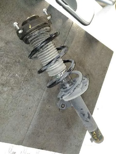 Amortiguador Delantero Derecho para Audi A3 Sportback (8P)