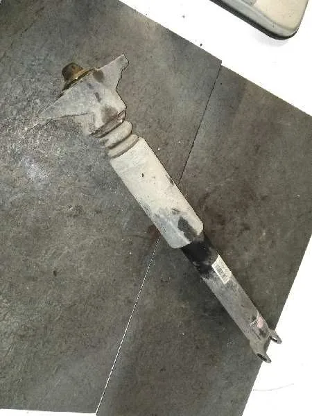 Amortiguador Trasero Derecho para Hyundai I30 (Gd)