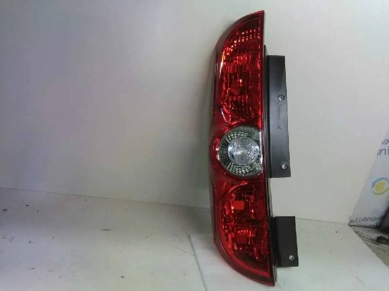 Piloto Trasero Izquierdo para Fiat Doblo