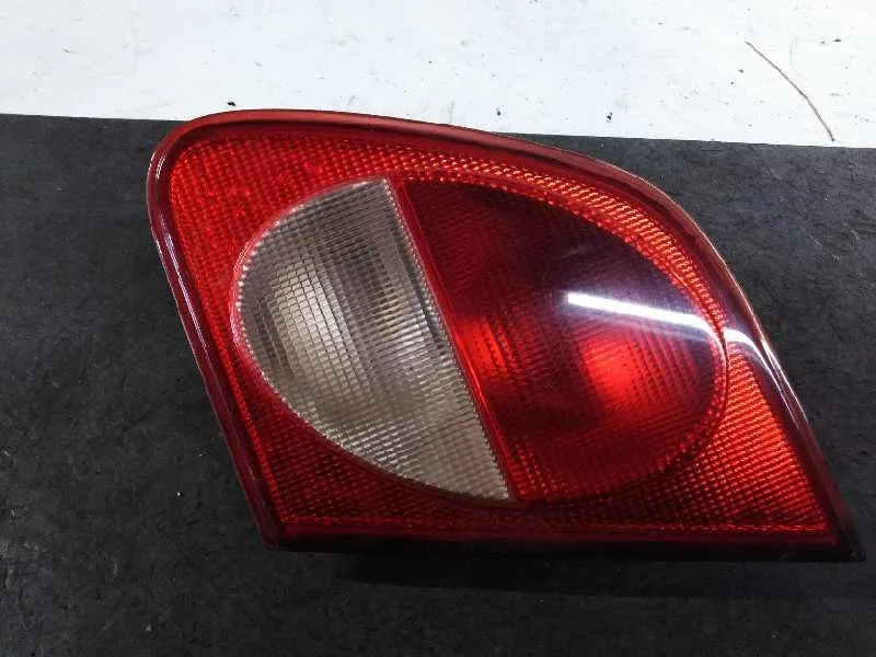 Piloto Trasero Derecho Interior para Mercedes-Benz Clase E (W210) Berlina