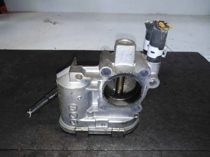 Caja Mariposa para Opel Corsa C