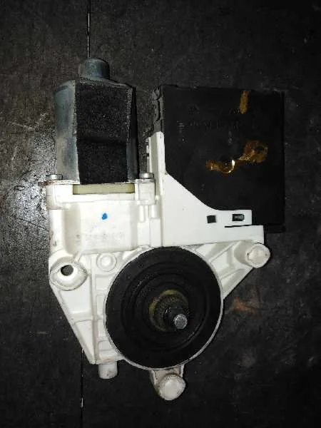 Motor Elevalunas Delantero Derecho para Audi A3 (8P)