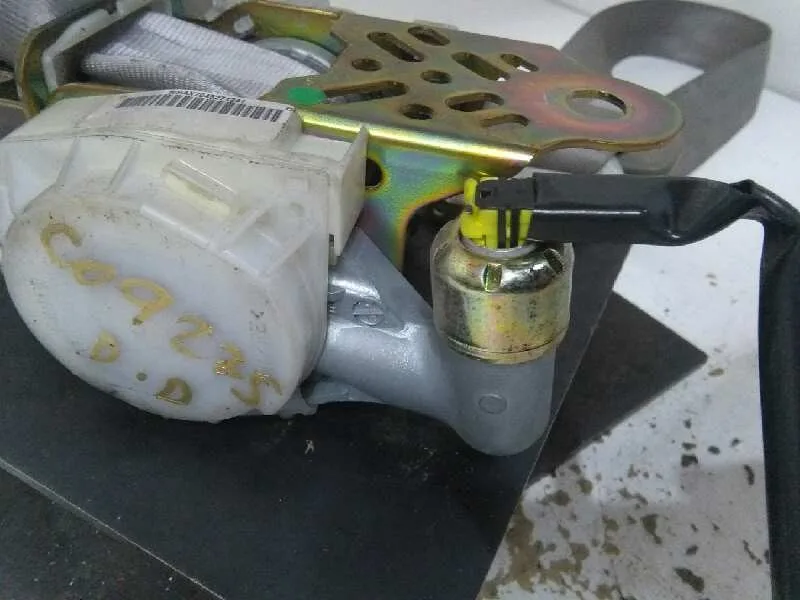 Pretensor Airbag Derecho para Nissan Micra (K12E)