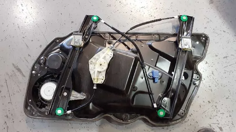 Elevalunas Delantero Izquierdo para Volkswagen Passat Berlina (3C2)