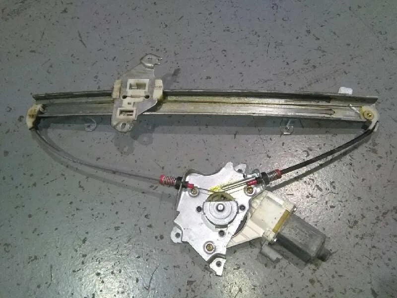 Elevalunas Delantero Derecho para Nissan Micra (K12E)