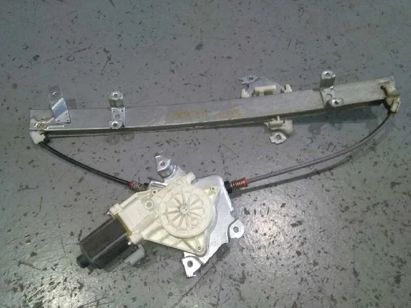 Elevalunas Delantero Derecho para Nissan Micra (K12E)