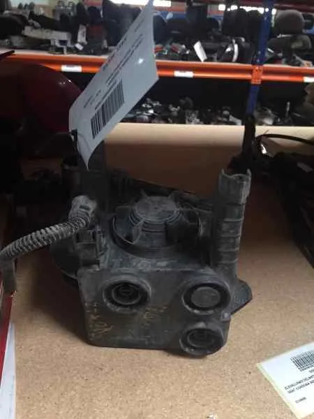 Faro Antiniebla Izquierdo para Toyota Prius (Nhw30)