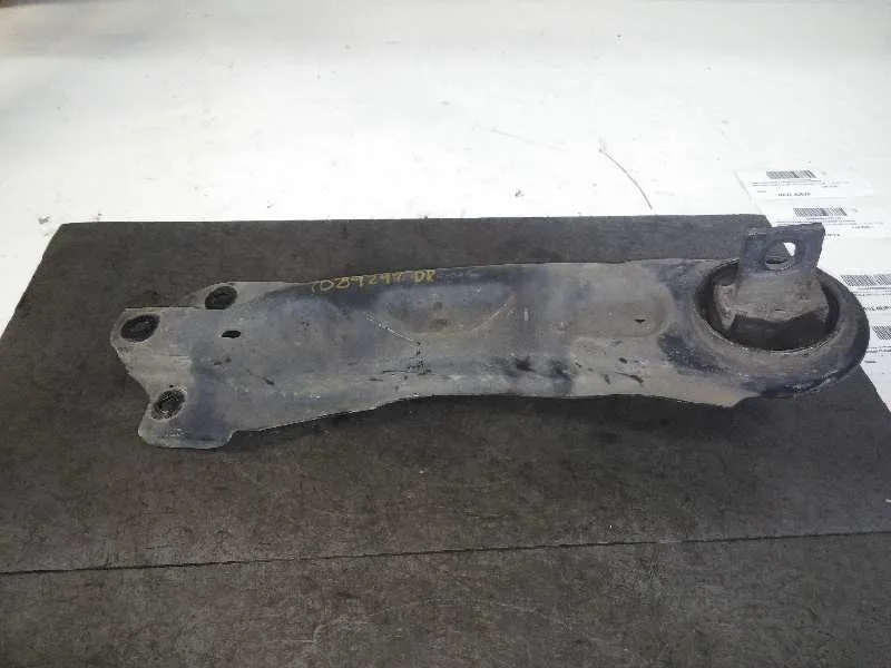 Brazo Suspension Inferior Trasero Derecho para Mercedes-Benz Clase Cla (W117)