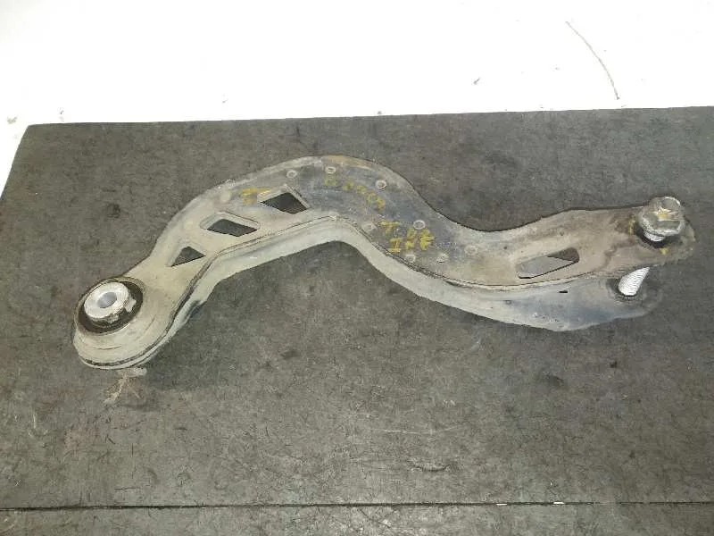 Brazo Suspension Inferior Trasero Derecho para Mercedes-Benz Clase Cla (W117)