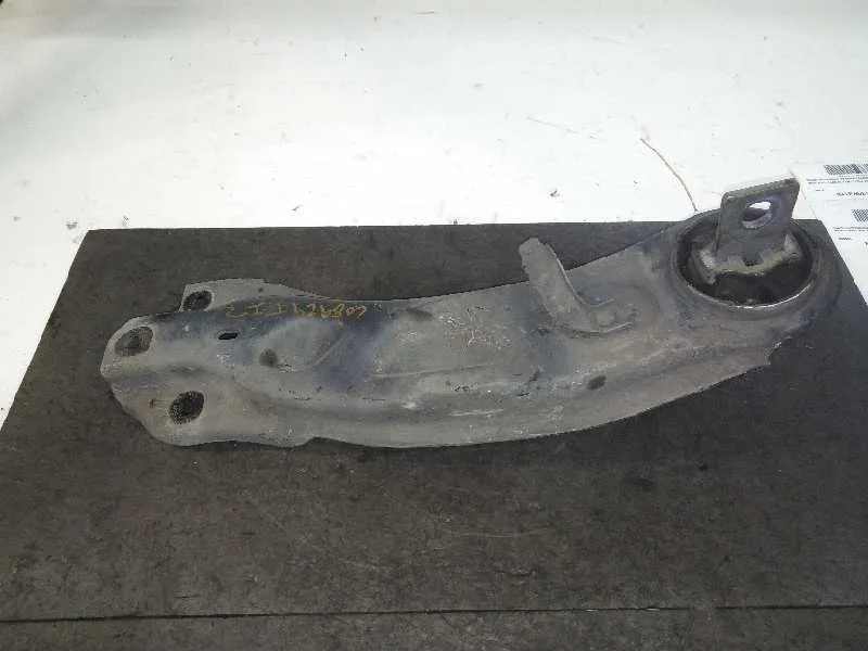 Brazo Suspension Inferior Trasero Izquierdo para Mercedes-Benz Clase Cla (W117)