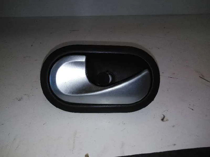 Maneta Interior Trasera Izquierda para Renault Clio Iii