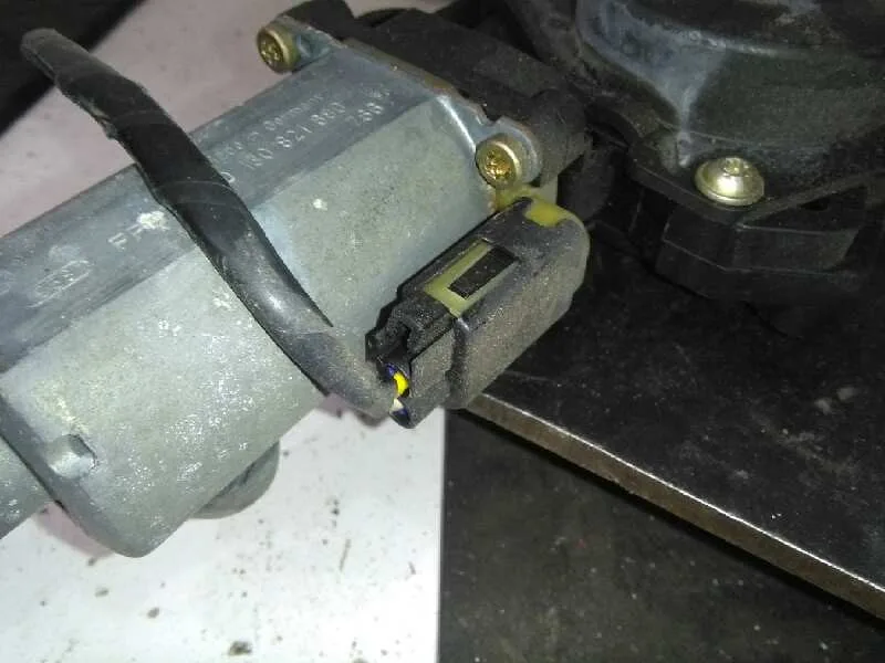 Elevalunas Delantero Izquierdo para Ford Mondeo Berlina (Gd)